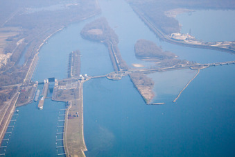 Gambsheim, Schleuse im Bundesland Bas-Rhin, Frankreich vom Flugzeug aus