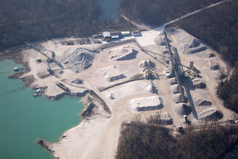 Schrägluftbild von Ortsteil Diersheim in Rheinau im Bundesland Baden-Württemberg, Deutschland