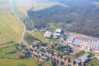 Schrägluftbild von WeberHaus GmbH & Co. KG und World of Living im Ortsteil Linx in Rheinau im Bundesland Baden-Württemberg, Deutschland