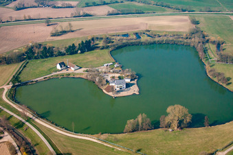 Badesee  Johannitermatten im Ortsteil Eckartsweier in Willstätt im Bundesland Baden-Württemberg, Deutschland
