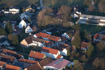 Luftbild von Weinstube Vogler im Ortsteil Heuchelheim in Heuchelheim-Klingen im Bundesland Rheinland-Pfalz, Deutschland