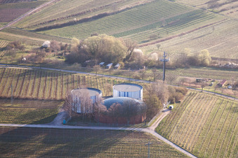 Wassertürme/-Tanks im Ortsteil Arzheim in Landau in der Pfalz im Bundesland Rheinland-Pfalz, Deutschland
