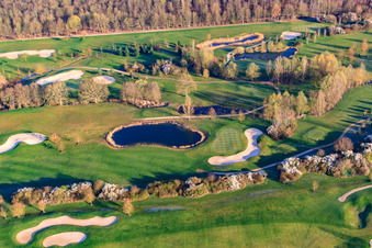 Golfanlage Landgut Dreihof - GOLF absolute am Morgen in Essingen im Bundesland Rheinland-Pfalz, Deutschland aus der Luft betrachtet