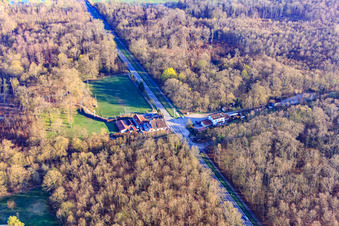 Landgasthof Zum Waldhaus am ehem. Bahnhof Hochstadt (Pfalz), im Ortsteil Niederhochstadt im Bundesland Rheinland-Pfalz, Deutschland