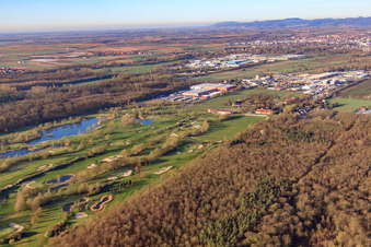 Drohnenbild von Golfanlage Landgut Dreihof - GOLF absolute am Morgen in Essingen im Bundesland Rheinland-Pfalz, Deutschland