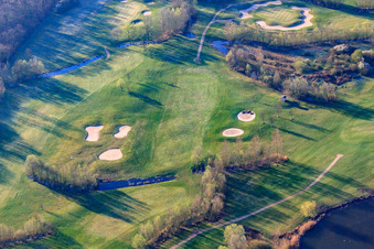 Golfanlage Landgut Dreihof - GOLF absolute am Morgen in Essingen im Bundesland Rheinland-Pfalz, Deutschland von der Drohne aus gesehen