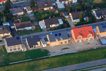 Forstlandalllee in Jockgrim im Bundesland Rheinland-Pfalz, Deutschland von oben gesehen