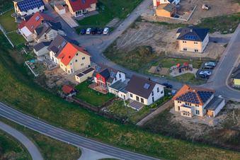 Luftaufnahme von Falkenweg x Forstlandallee in Jockgrim im Bundesland Rheinland-Pfalz, Deutschland