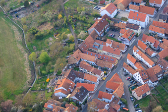 Ludwigstraße am Stegenberg in Jockgrim im Bundesland Rheinland-Pfalz, Deutschland