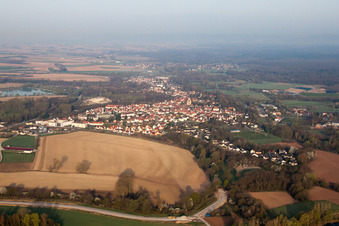 Schrägluftbild von Lauterbourg im Bundesland Bas-Rhin, Frankreich