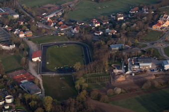 Drohnenbild von Ortsteil Neulauterburg in Berg im Bundesland Rheinland-Pfalz, Deutschland