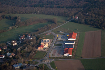Ortsteil Neulauterburg in Berg im Bundesland Rheinland-Pfalz, Deutschland aus der Drohnenperspektive