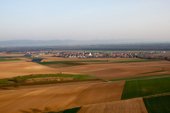 Siegen im Bundesland Bas-Rhin, Frankreich von einer Drohne aus