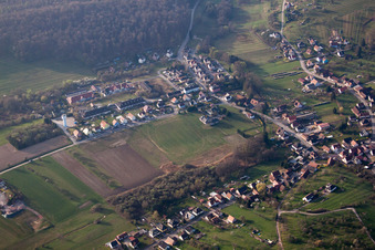 Drohnenbild von Langensoultzbach im Bundesland Bas-Rhin, Frankreich