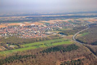 Bienwaldstadt aus Süden in Kandel im Bundesland Rheinland-Pfalz, Deutschland