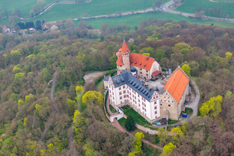 Schrägluftbild von Heldburg, Burg Heldburg im Bundesland Thüringen, Deutschland