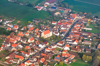 St. Johannes der Täufer und St. Aquilin im Ortsteil Untereßfeld in Bad Königshofen im Grabfeld im Bundesland Bayern, Deutschland