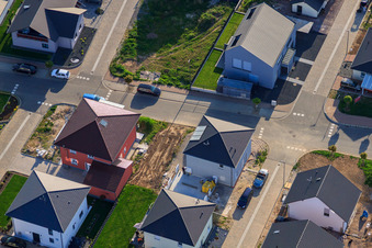 Neubaugebiet Ost (Im Holderbusch) in Minfeld im Bundesland Rheinland-Pfalz, Deutschland vom Flugzeug aus