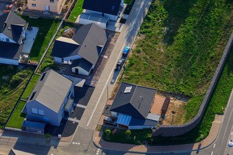 Neubaugebiet Ost (Im Holderbusch) in Minfeld im Bundesland Rheinland-Pfalz, Deutschland aus der Luft betrachtet