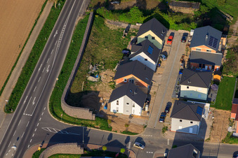 Drohnenaufname von Neubaugebiet Ost (Im Holderbusch) in Minfeld im Bundesland Rheinland-Pfalz, Deutschland