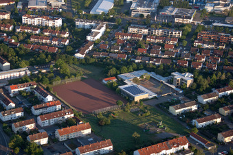 Luftbild von Ortsteil Queichheim in Landau in der Pfalz im Bundesland Rheinland-Pfalz, Deutschland