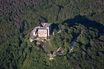 Ortsteil Diedesfeld in Neustadt an der Weinstraße im Bundesland Rheinland-Pfalz, Deutschland von der Drohne aus gesehen