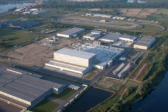 Drohnenaufname von Wörth am Rhein, Industriegebiet Oberwald im Bundesland Rheinland-Pfalz, Deutschland