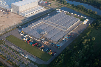 Luftbild von Industrie- und Gewerbegebiet mit Netto Logistikcenter im Industriegebiet Oberwald in Wörth am Rhein im Bundesland Rheinland-Pfalz, Deutschland