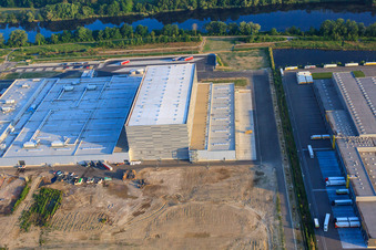 Baustelle der Pfälzer Erfrischungsgetränke GmbH in Wörth am Rhein im Bundesland Rheinland-Pfalz, Deutschland von oben