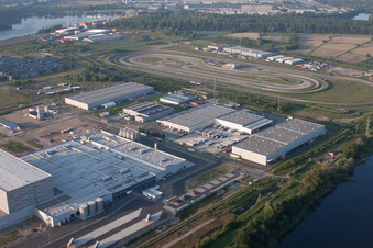Drohnenbild von Wörth am Rhein, Industriegebiet Oberwald im Bundesland Rheinland-Pfalz, Deutschland
