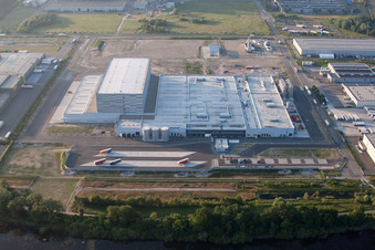 Wörth am Rhein, Industriegebiet Oberwald im Bundesland Rheinland-Pfalz, Deutschland von einer Drohne aus