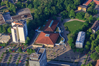 Stadthalle Germersheim und Stadtgarten im Bundesland Rheinland-Pfalz, Deutschland