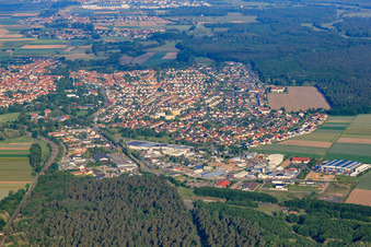 Luftbild von Stadtansicht aus Nordosten in Bellheim im Bundesland Rheinland-Pfalz, Deutschland