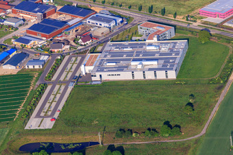 DBK EMS GmbH & Co. KG im Gewerbegebiet Nordring von Osten in Rülzheim im Bundesland Rheinland-Pfalz, Deutschland