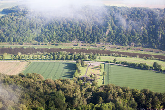 Schrägluftbild von Ortsteil Herstelle in Beverungen im Bundesland Nordrhein-Westfalen, Deutschland