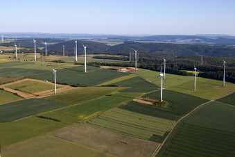Schrägluftbild von Windpark Haarbrück-Wortberg in Beverungen im Bundesland Nordrhein-Westfalen, Deutschland
