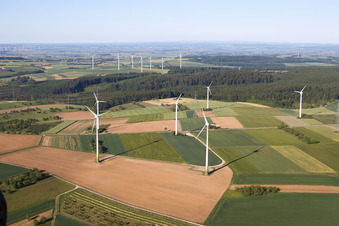 Windpark Haarbrück-Wortberg in Beverungen im Bundesland Nordrhein-Westfalen, Deutschland von oben gesehen