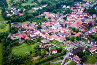 Kirchengebäude im Dorfkern in Untereuerheim in Grettstadt im Bundesland Bayern, Deutschland