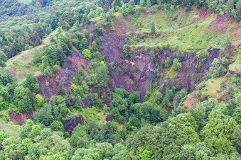 Alter Basaltbruch Sodenberg im Ortsteil Morlesau in Hammelburg im Bundesland Bayern, Deutschland von oben