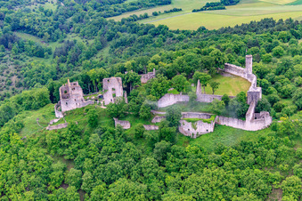 Burgruine Homburg bei Gössenheim im Bundesland Bayern, Deutschland von oben