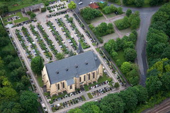 Kirchengebäude der Pfarr- und Wallfahrtskirche "Maria Sondheim" im Ortsteil Heugrumbach in Arnstein im Bundesland Bayern, Deutschland