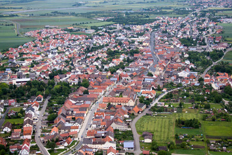 Schrägluftbild von Bergrheinfeld im Bundesland Bayern, Deutschland