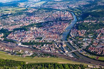 Luftbild von Ortsteil Altstadt in Würzburg im Bundesland Bayern, Deutschland