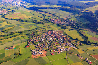 Dorf - Ansicht aus Norden in Werbach im Bundesland Baden-Württemberg, Deutschland