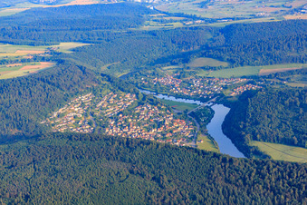 Ortsansicht am Neckar aus Nordwesten in Neckargerach im Bundesland Baden-Württemberg, Deutschland