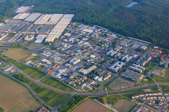 Luftbild von Industriegebiet von der Albert-Einstein-Straße bis zur Dietmar-Hopp-Allee mit Heidelberger Druckmaschinen AG, SAP SE und Evora IT Solutions GmbH in Walldorf im Bundesland Baden-Württemberg, Deutschland