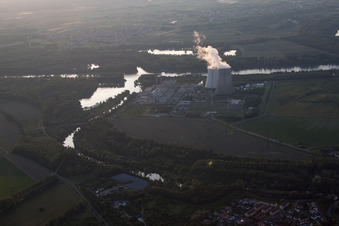 Philippsburg im Bundesland Baden-Württemberg, Deutschland aus der Drohnenperspektive