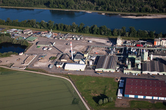 Schrägluftbild von Lauterbourg, Industrie am Rhein im Bundesland Bas-Rhin, Frankreich