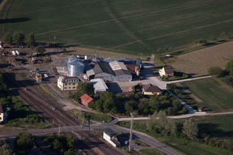 Luftaufnahme von Lauterbourg, Bahnhof im Bundesland Bas-Rhin, Frankreich