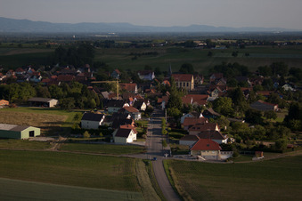 Oberlauterbach im Bundesland Bas-Rhin, Frankreich von oben